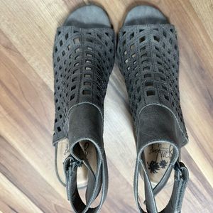 Women’s Jellypop Gray Cutout heel booties 10M